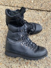 Altberg Defender  Black leather Boots Uk 9M    #C2