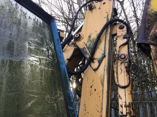 Ford 550 back actor - actor, backhoe