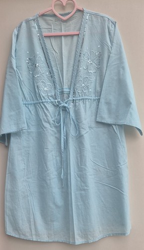 Pale blue beach - blue,