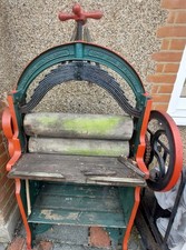 PLYMOUTH VINTAGE CAST IRON MANGLE.        Western Counties Coop .