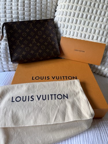 Louis vuitton monogram pouch - louis,