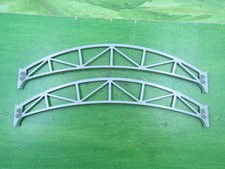 Hornby Dublo 5083 2 x Terminus Through Station girder roof supports - mint