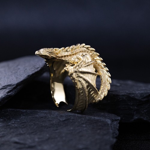 Solid 14k yellow gold - yellow, dragon