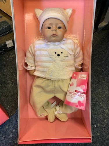 Sigikid artist doll vinyl - artist,