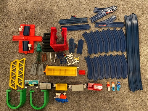 Vintage tomy train 3 - train, no.