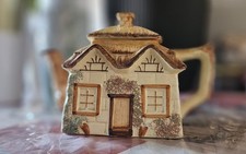 COTTAGE WARE PARAMOUNT POTTERY