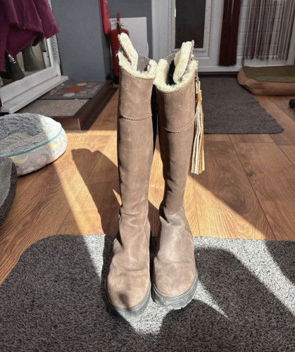 Fairfax favour shearling - &,