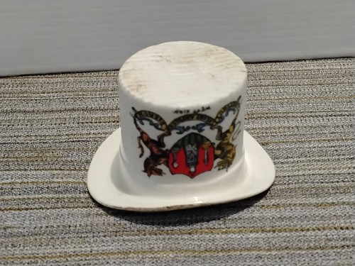 Unbranded crested ware - ware, china