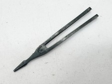 ANTIQUE JOHN WALKER TUNING FORK METAL MUSICAL INSTRUMENT TOOL CONOERT PITCH A