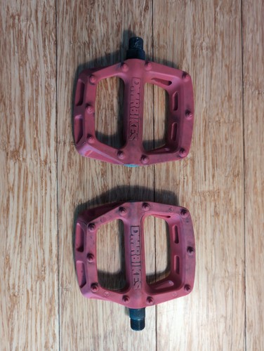Dmr flat pedals - -, red