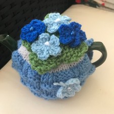 HAND KNITTED BASKET WEAVE TEA