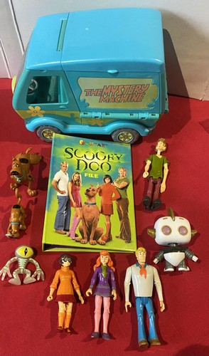 Scooby doo mystery machine van - doo,