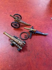 Britain cannon and 2 cannons
