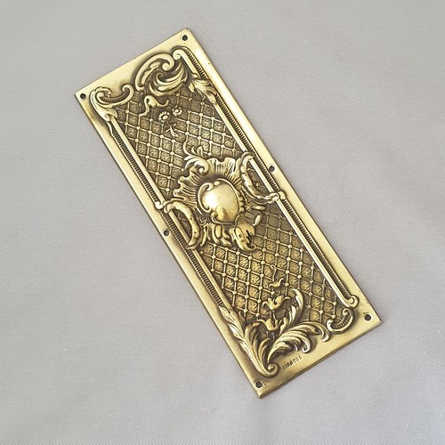 Rococo mid size - size, finger