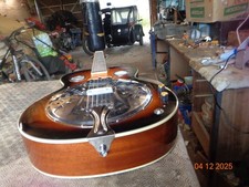 Resonator electric guitar by