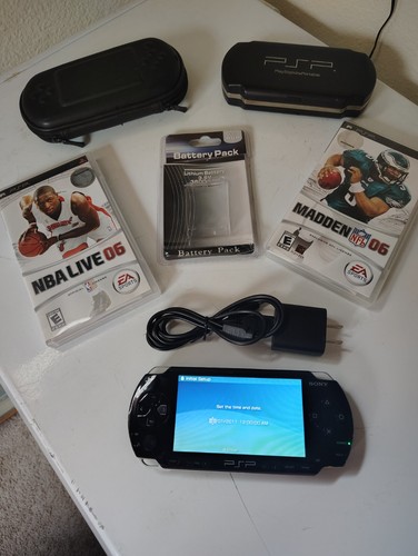 Psp black hand held - black,