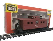 VINTAGE LIFE LIKE TRAINS HO 211 ATSF 1951 CABOOSE CAR SANTE FE BROWN BOXED