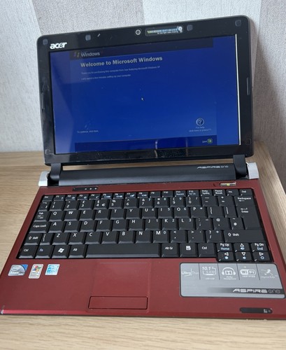 Acer aspire one red - one, 10.1"