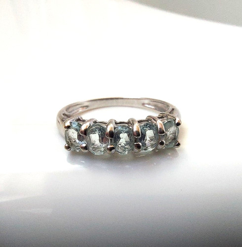 9ct white gold aquamarine - white,