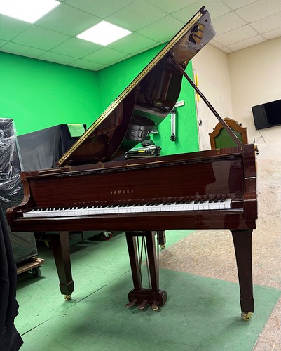 Yamaha baby grand piano - c1,