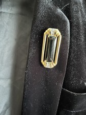 Art Deco bar brooch, black