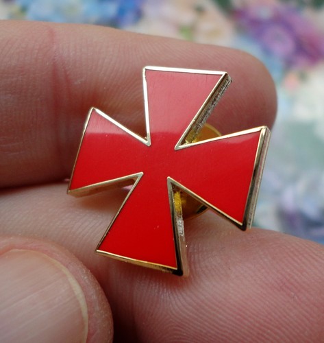 Pre owned knights - templar, red