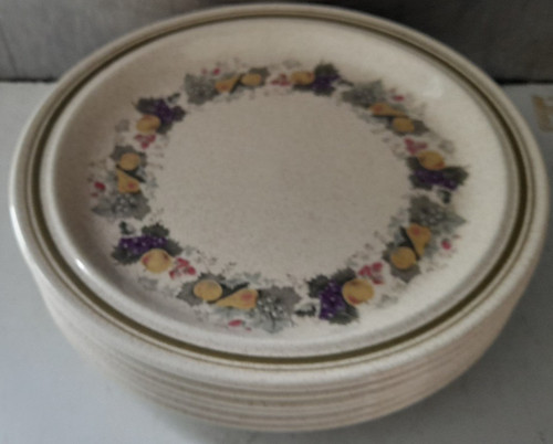 Vintage 1976 royal doulton - 6,