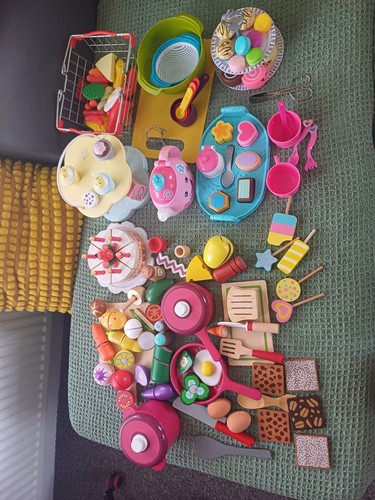 Mixed wooden and plastic kids - ,