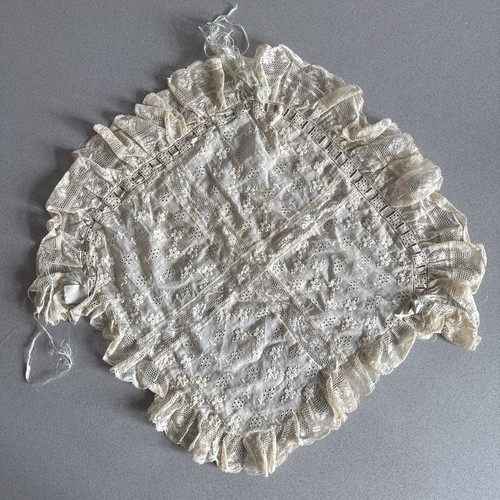 Antique broderie anglaise - antique,