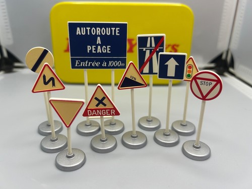 Dinky toys road signs - signs, x