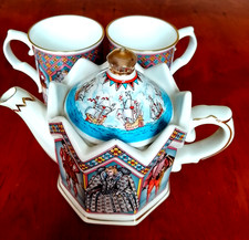 Vintage Sadler Collectable Elizabeth 1st  Tea Pot and 2 Mug Set A1 Condition 