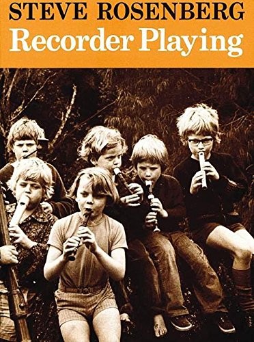 Recorder playing flute - bec,