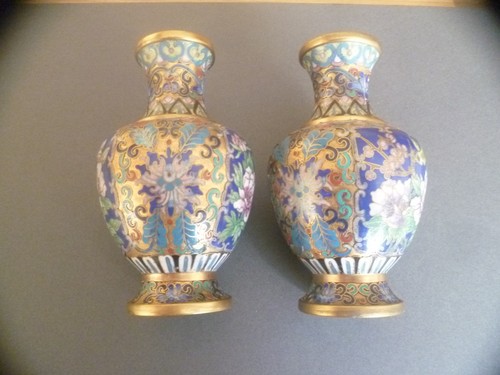 Pair small original - of,