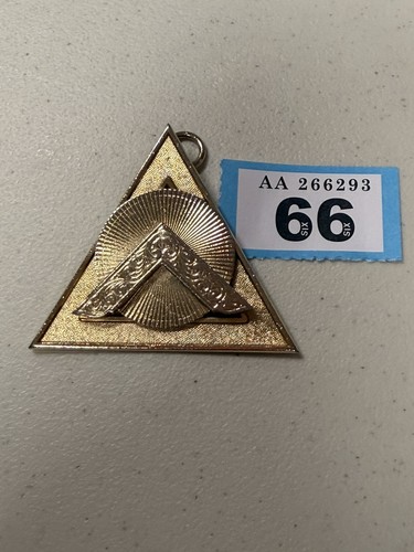 Masonic royal arch officer - arch,