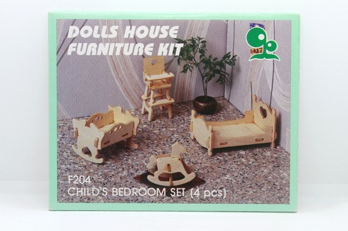 Dolls house furniture - *,