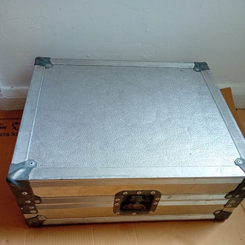 Heavy duty metal - metal, turntable