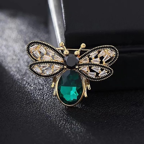 Stunning beautiful crystal bee - stunning,