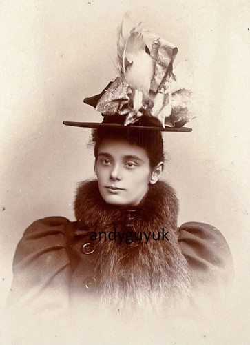 Cabinet card lady superb - card, in