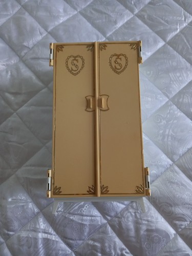 Vintage sindy wardrobe - wardrobe, 1967