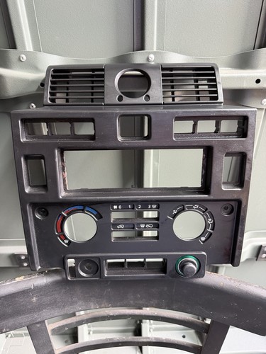 Land rover defender tdci - rover,