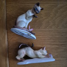 Vintage Collectable Pair Of Ceramic  Siamese Cat Figurines with Butterflies Rare