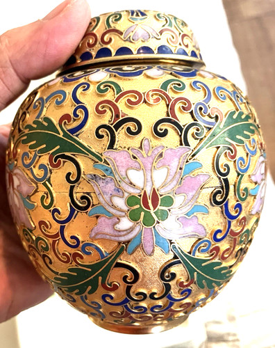 Cloisonné ginger jar with - cloisonné, lid
