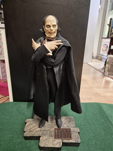 Sideshow the phantom - sideshow,