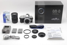 *MINT IN BOX* OLYMPUS OM-D