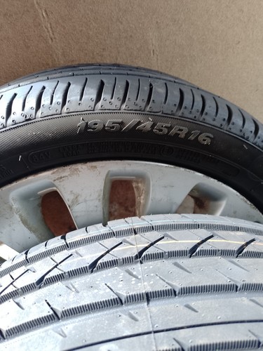 Ford fiesta alloys - -2,