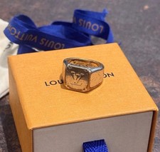 Louis Vuitton Monogram Signet