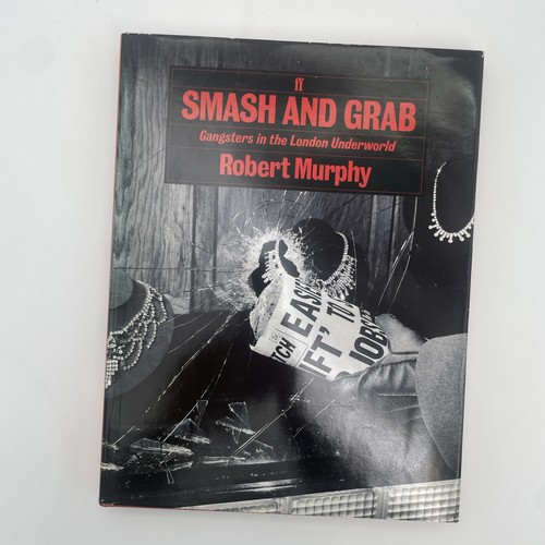 Smash and grab gangsters in - smash,
