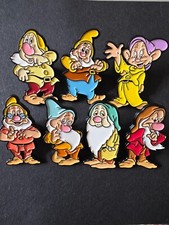 7 dwarfs pin badges x7