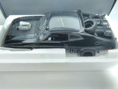 Autoart signature mad - 1/18,