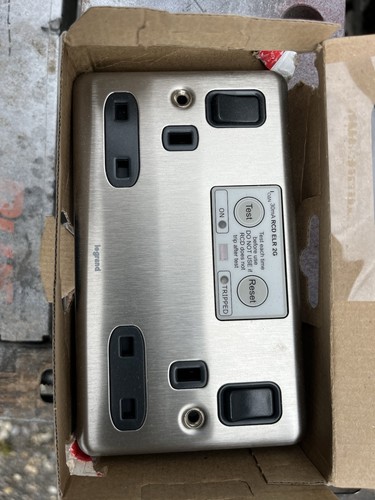 Legrand 833098 rcd socket - legrand,